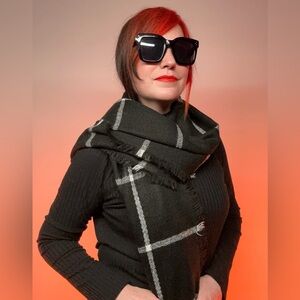 BLACK & WHITE/ Windowpane Shawl Scarf Wrap / Fringe
